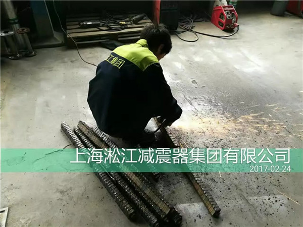橡膠接頭